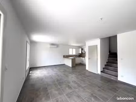 location villa récente 84 m2 tarascon
