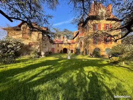 château 15 pièces 526 m²