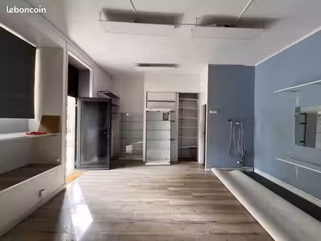local commercial 27 m²