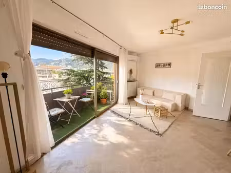 appartement 2 pièces 52 m²