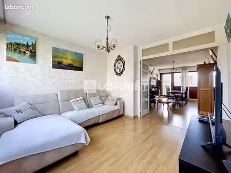 appartement 4 pièces 82 m²