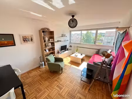 t2 de 45m² – emplacement privilégié à villeurbanne  entre république et gratte-ciel
