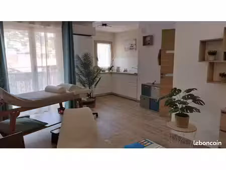 cabinet local professionnel pour médical paramédical bien-être bureau 41 m² à vence