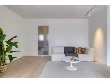 luxueus 3-slaapkamerappartement met terras te koop in wilrijk