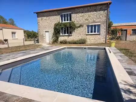 ensemble immobilier  composé de deux maisons rénovées 135 et 105 m² sur un même terrain de