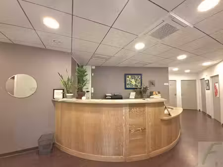 location bureaux aix les bains 73100 68m²