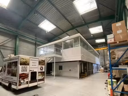 vente entrepôt montigny le bretonneux 78180 2000m²