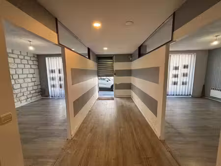 location local commercial  87.41m²  le kremlin