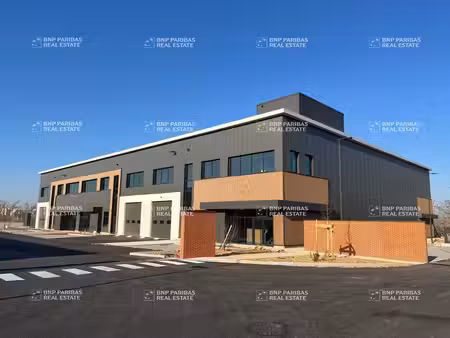 location local d’activités 608m² à 14667m²
