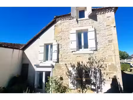 24330 badefols d'ans : maison de ville - 3 chambres-aucun travaux