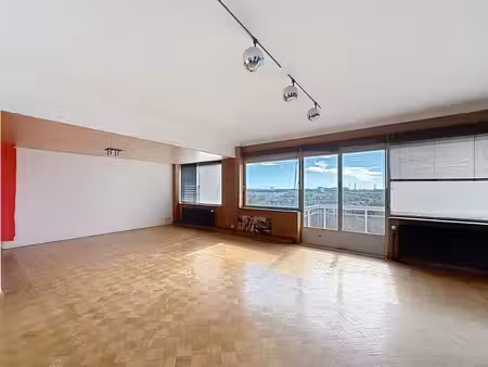 appartement traversant de 2 chambres poss 3