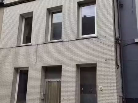 immeuble composé de 3 appartements 1 chambre