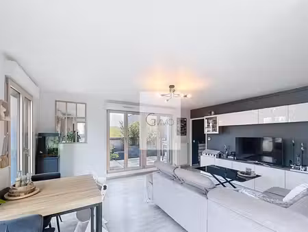 superbe 3 pièces avec terrasse ensoleillée à nanterre !