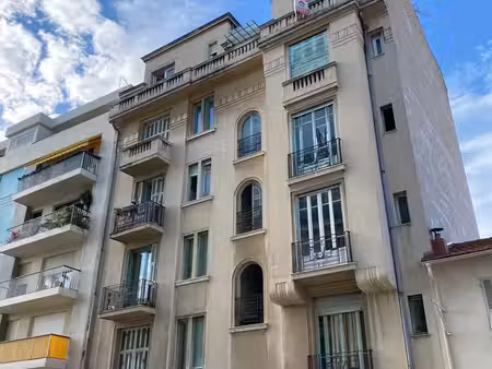 appartement 3 pièces - rue caffarelli