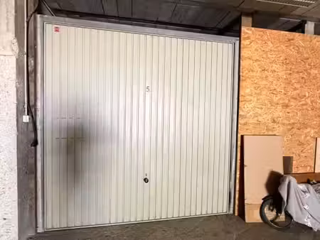 box à louer à villecresnes de 25m²