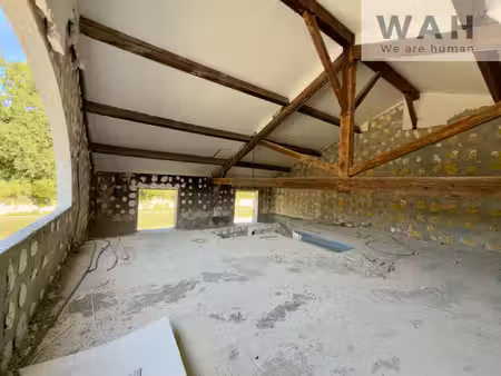 local commercial 550 m2 à sommières 30250