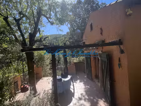 a 10 min de saumane  maison f3 de 49 m2 hab plus 28 m2 mansa