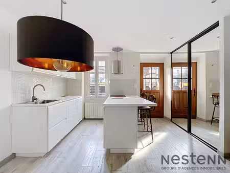 maison de ville rénovée avec goût à cadolive