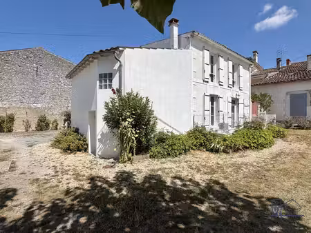 maison de village aux pieds des commerces