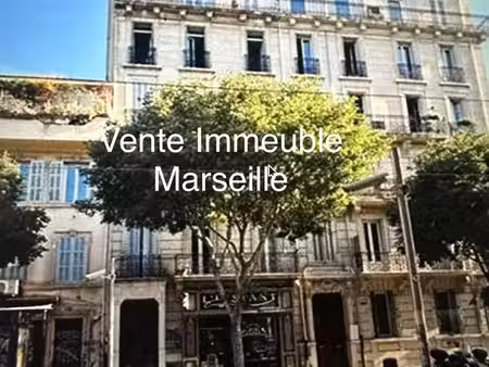immeuble 27 pièces 706 m²