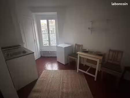 très beau studio de 17m2