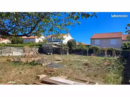 maison 130m2 jardin 800m2 proche commerces