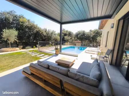 villa 8 pièces 160 m²