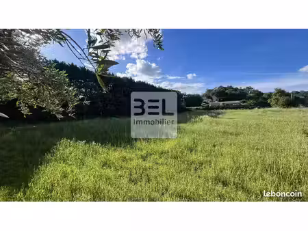 terrain 878 m² sabran