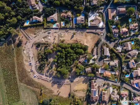 terrain 685 m² aujargues