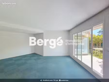 bureaux 204 m²