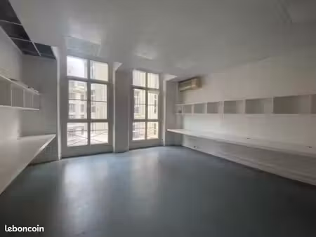 bureau 33 m²