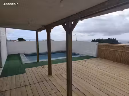 villa f5 avec piscine a la plaine st paul