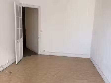 location f2