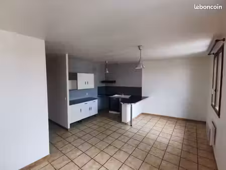 location t2 non meublé de 40m2