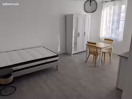 location studio dans maison de maître