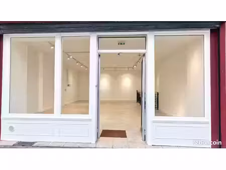 location éphémère showroom pop up store 75003