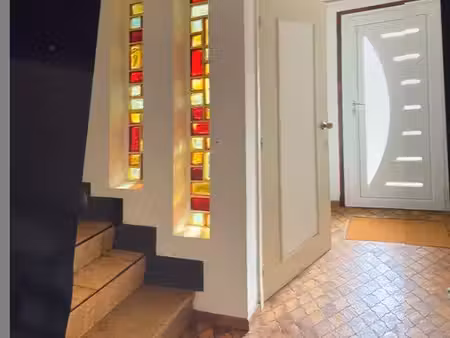 loue une maison de 135 m2 dont 4 chambres  1cuisine aménagée de 14 m2 et un séjour de 31 m
