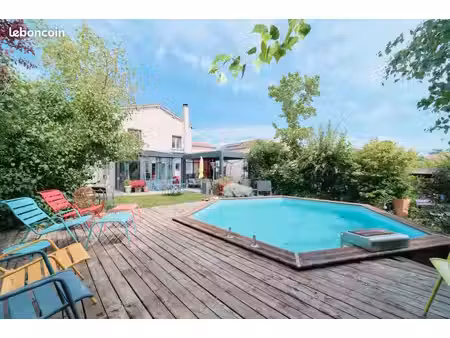 maison en pisé dans le centre et climatisée