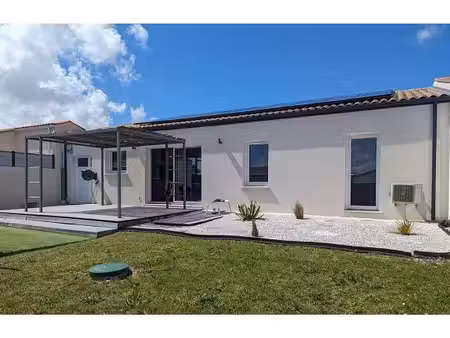 villa 4 pièces 82 m²