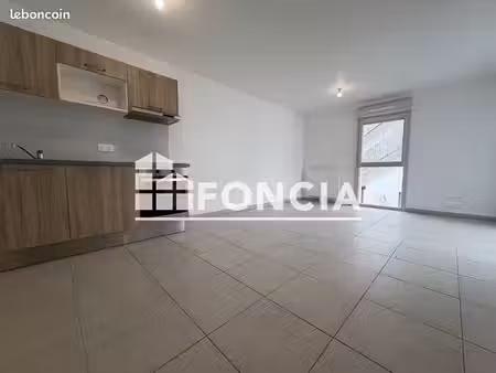 appartement 3 pièces 63.1m² à louer 834 - la rochelle 17000