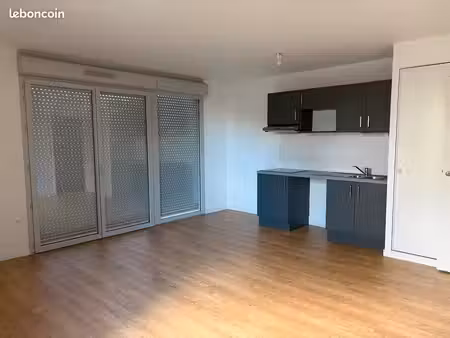 à louer – appartement t2 avec balcon et parking