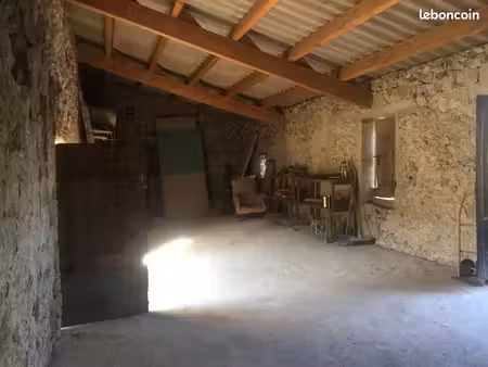 location garde meuble ou pour stockage de 63m2 à fayence