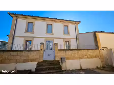 maison de maître rénovée – appartement indépendant – 2 garages + remise + caves – poulx