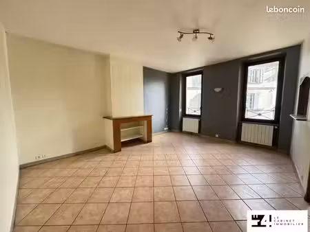 immeuble 3 pièces 141 m²