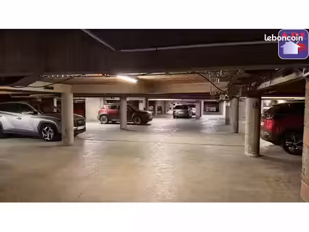 parking/box 1 pièce 12 m²
