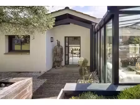 propriété 7 pièces 241 m²