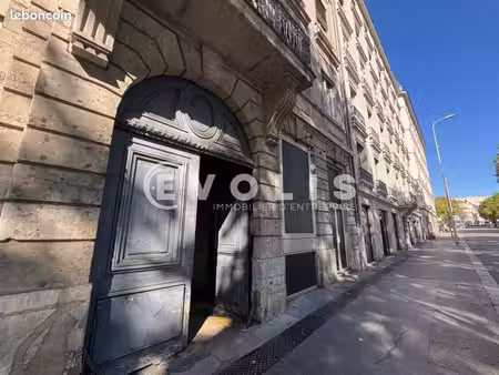 bureaux 240 m²