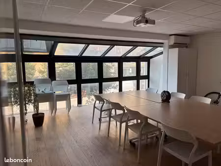 bureau 162 m²