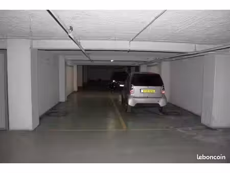parking/box 23 m² paris