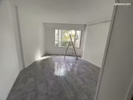 studio rénové - 20m2 - talence